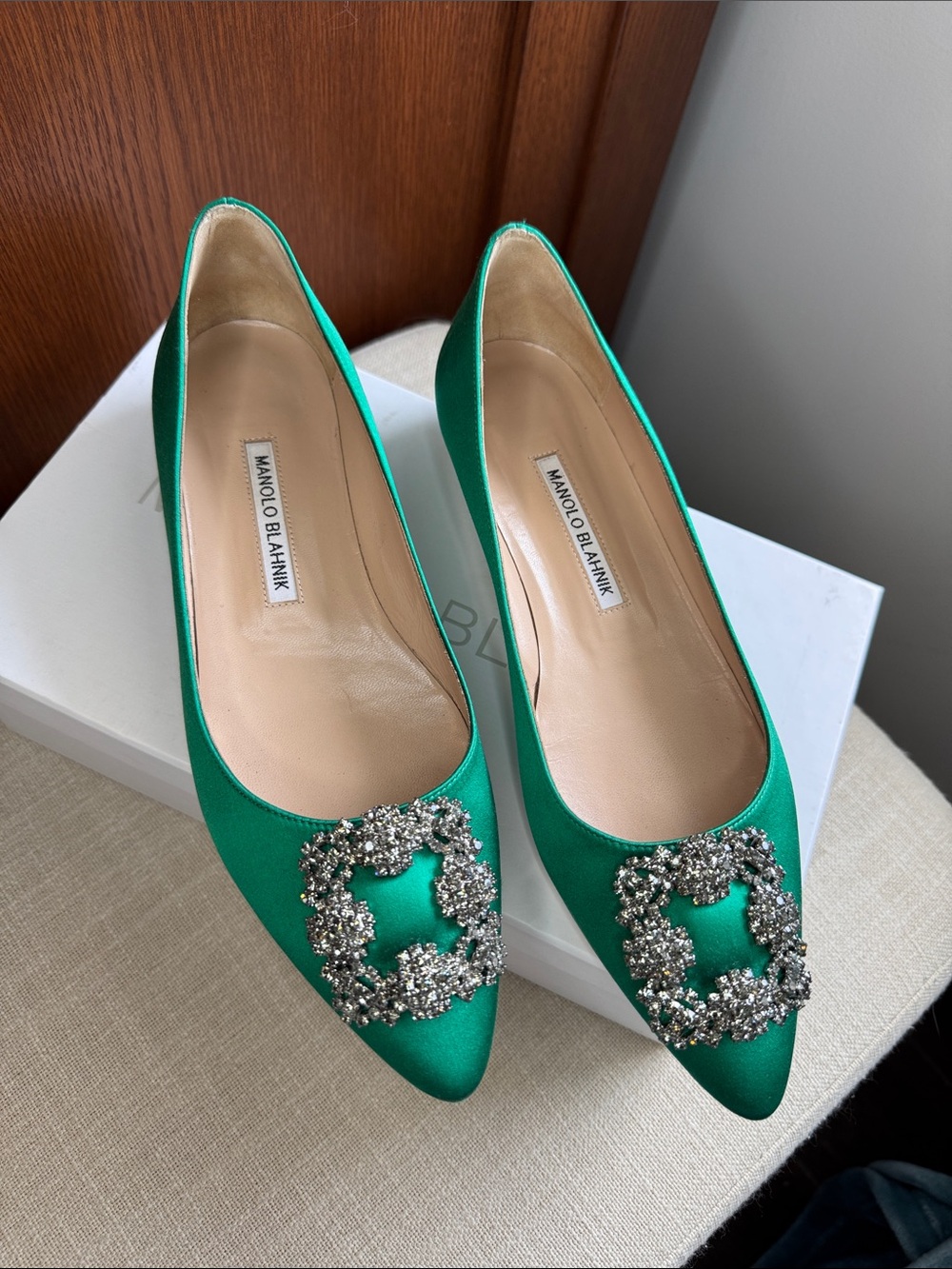 Manolo Blahnik Emerald Green Hangisi Satin Flats size 38.5.